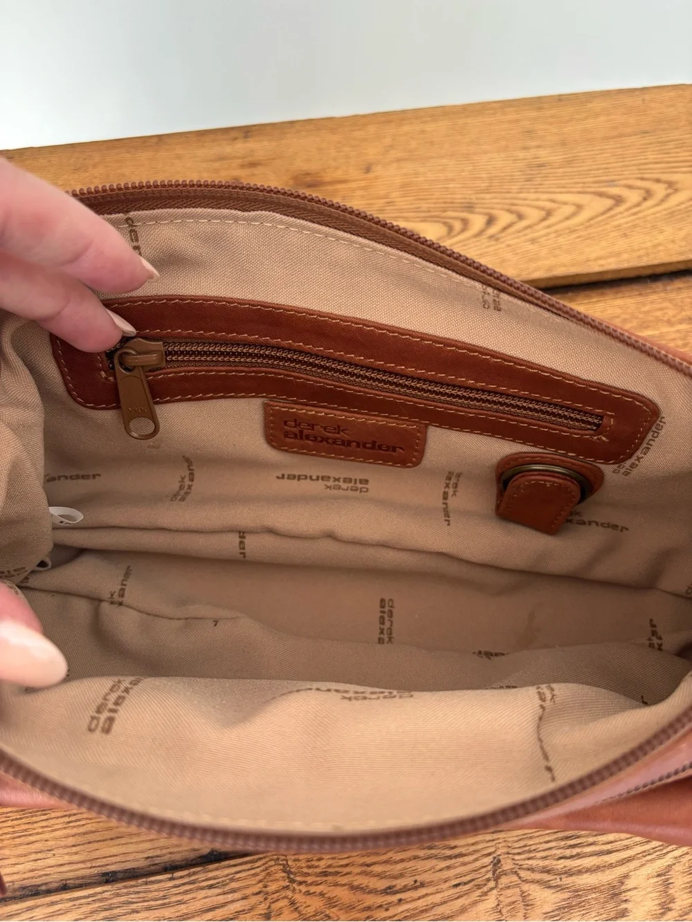 Derek Alexander Leather Crossbody Bag 🤎 - Picture 6 of 8
